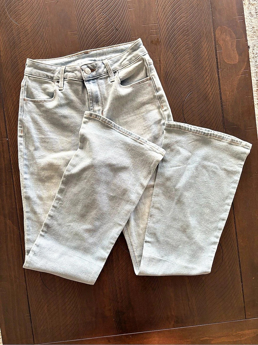 Old Navy High-Rise Wow Flare Jeans in Blue Size 0